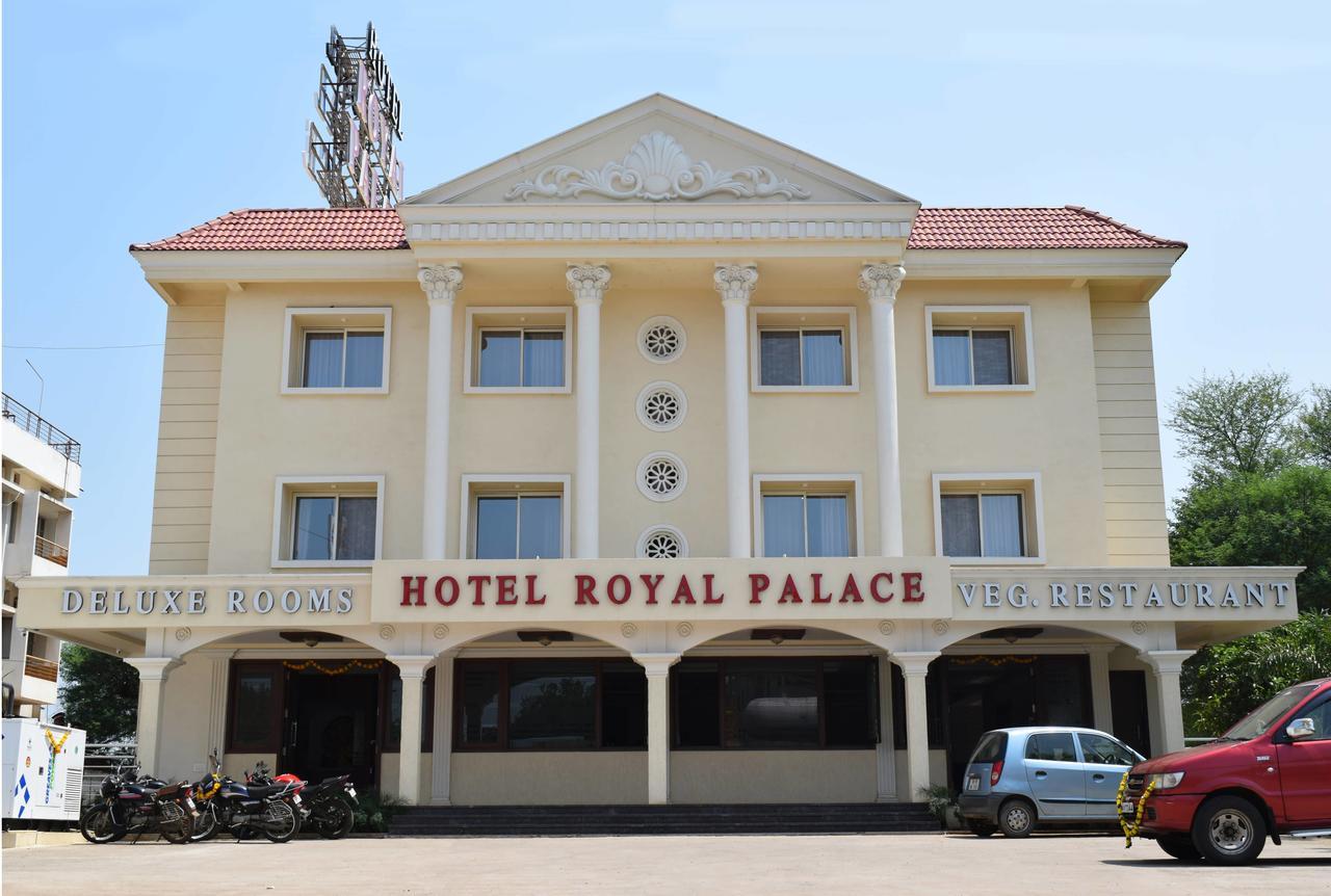 Hotel Royal Palace Karad Exterior photo